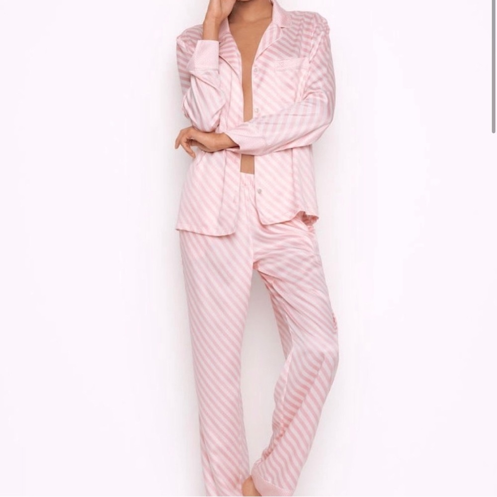 VICTORIA’S SECRET Satin Stripe Pink Pajama